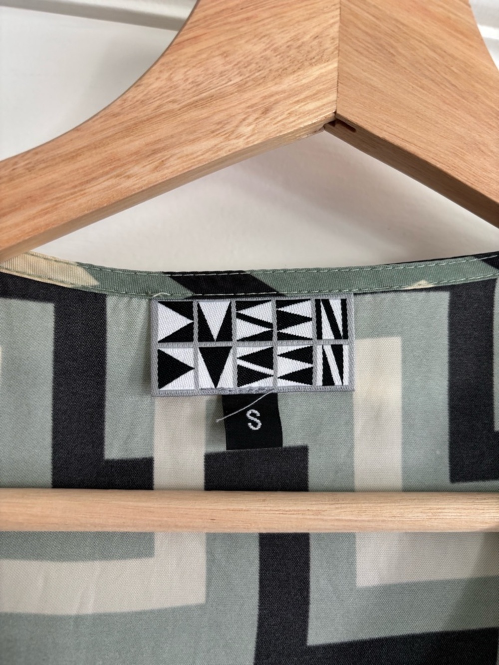 Dusen Dusen geometric print shift dress - Picture 2 of 5